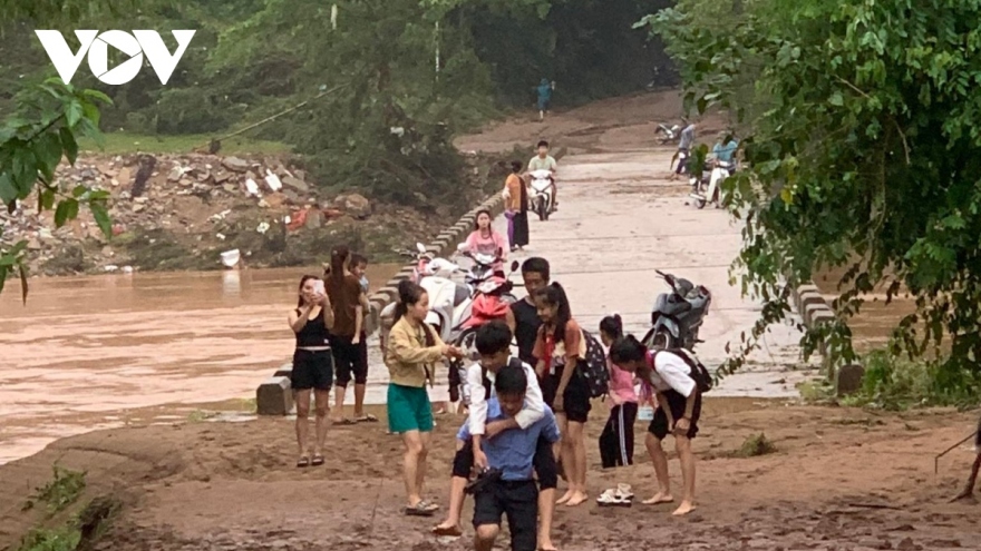 Thủ tướng yêu cầu các địa phương khẩn trương ứng phó, khắc phục hậu quả mưa lũ